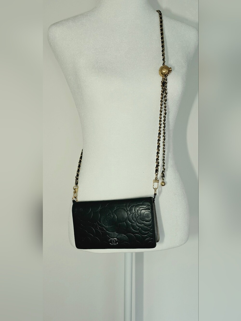 Authentic CHANEL Black Leather Wallet/Clutch - Picture 6 of 17